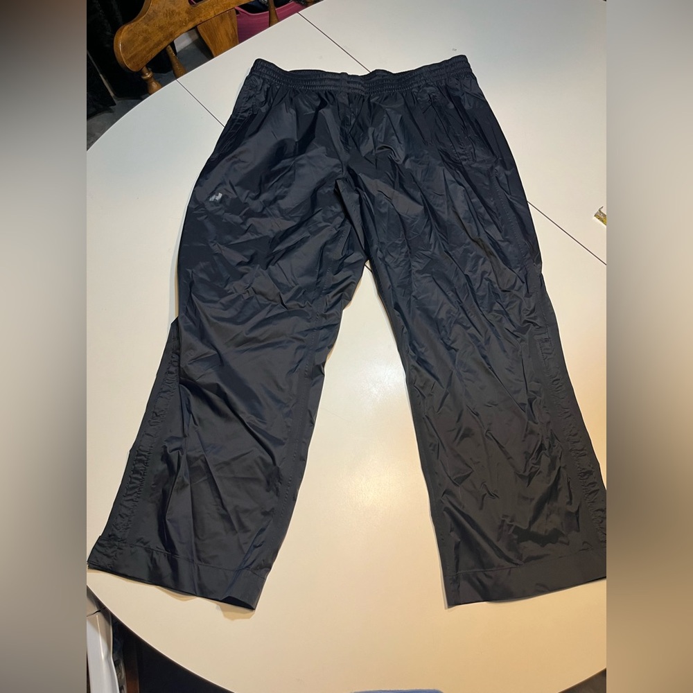 Helly Hansen men’s XL black pants windbreakers outdoor ankle zip